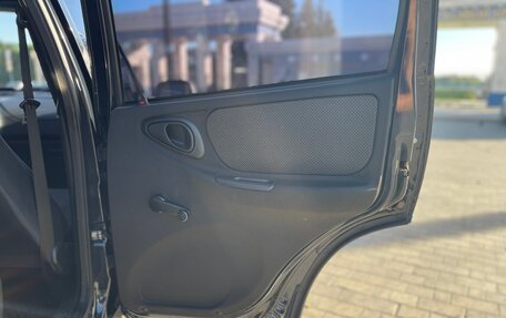 Chevrolet Niva I рестайлинг, 2013 год, 700 000 рублей, 24 фотография