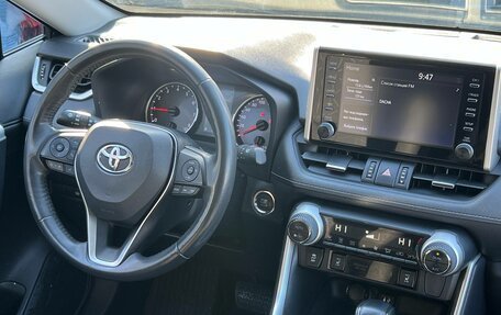 Toyota RAV4, 2019 год, 3 350 000 рублей, 18 фотография