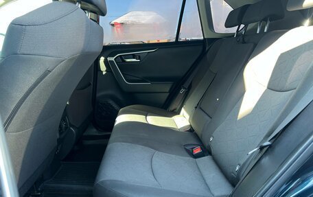 Toyota RAV4, 2019 год, 3 350 000 рублей, 17 фотография