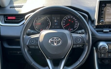 Toyota RAV4, 2019 год, 3 350 000 рублей, 26 фотография