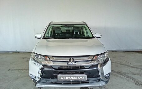 Mitsubishi Outlander III рестайлинг 3, 2017 год, 1 945 000 рублей, 2 фотография