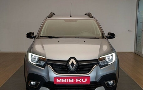 Renault Sandero II рестайлинг, 2022 год, 1 200 000 рублей, 2 фотография