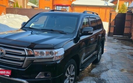 Toyota Land Cruiser 200, 2017 год, 7 200 000 рублей, 2 фотография