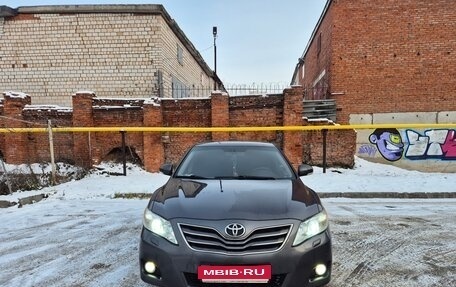 Toyota Camry, 2010 год, 1 090 000 рублей, 1 фотография