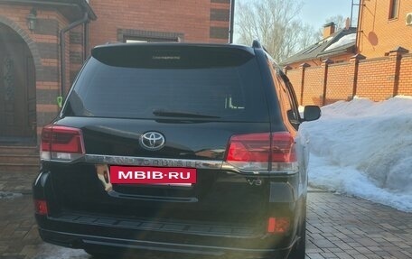 Toyota Land Cruiser 200, 2017 год, 7 200 000 рублей, 5 фотография