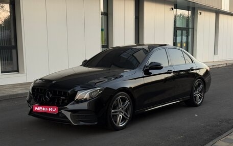 Mercedes-Benz E-Класс, 2017 год, 3 599 000 рублей, 1 фотография