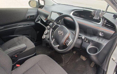 Toyota Sienta II, 2018 год, 1 490 000 рублей, 5 фотография