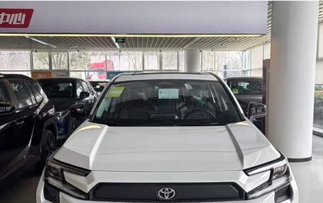 Toyota RAV4, 2026 год, 4 890 000 рублей, 2 фотография