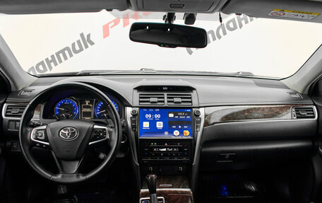 Toyota Camry, 2017 год, 2 180 000 рублей, 10 фотография