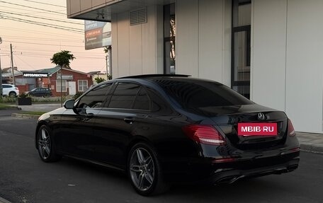 Mercedes-Benz E-Класс, 2017 год, 3 599 000 рублей, 4 фотография