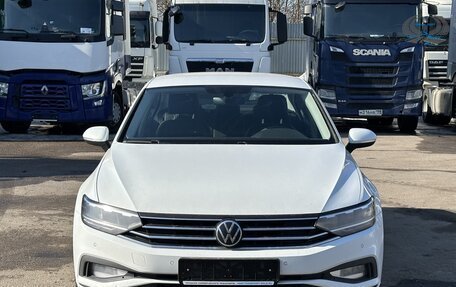 Volkswagen Passat B8 рестайлинг, 2021 год, 2 500 000 рублей, 2 фотография