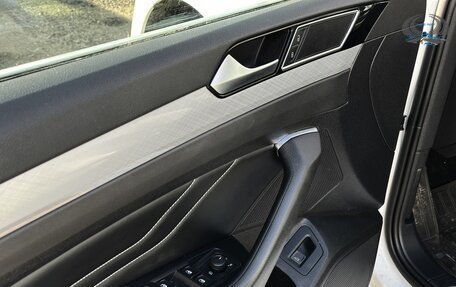 Volkswagen Passat B8 рестайлинг, 2021 год, 2 500 000 рублей, 13 фотография