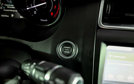 Jaguar E-Pace, 2018 год, 2 700 000 рублей, 15 фотография