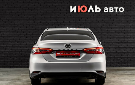 Toyota Camry, 2018 год, 2 860 000 рублей, 5 фотография