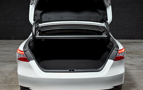 Toyota Camry, 2018 год, 2 860 000 рублей, 6 фотография