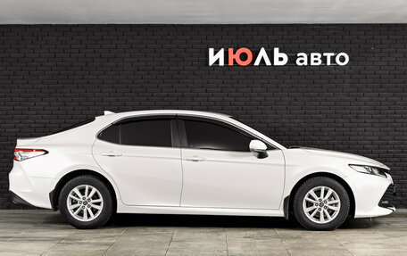 Toyota Camry, 2018 год, 2 860 000 рублей, 9 фотография