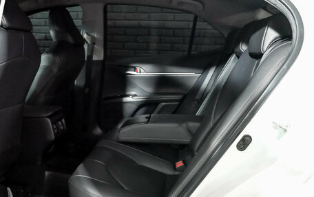 Toyota Camry, 2018 год, 2 860 000 рублей, 21 фотография