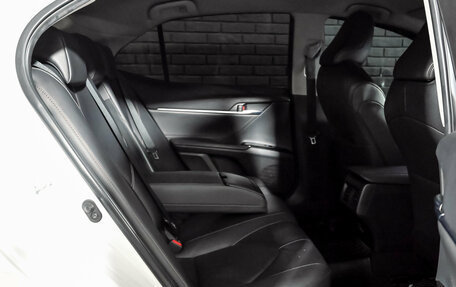 Toyota Camry, 2018 год, 2 860 000 рублей, 20 фотография