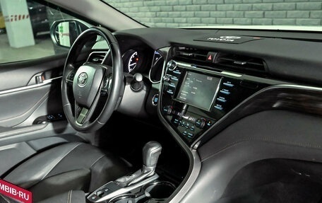 Toyota Camry, 2018 год, 2 860 000 рублей, 19 фотография