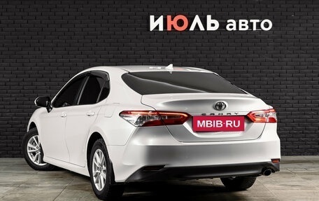 Toyota Camry, 2018 год, 2 860 000 рублей, 7 фотография