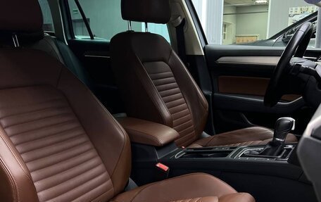 Volkswagen Passat B8 рестайлинг, 2019 год, 1 899 000 рублей, 13 фотография