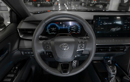 Toyota Camry, 2025 год, 4 200 000 рублей, 11 фотография