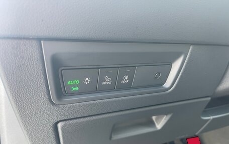 Volkswagen Touareg III, 2019 год, 5 300 000 рублей, 25 фотография