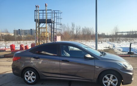 Hyundai Solaris II рестайлинг, 2013 год, 700 000 рублей, 3 фотография