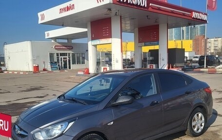 Hyundai Solaris II рестайлинг, 2013 год, 700 000 рублей, 2 фотография