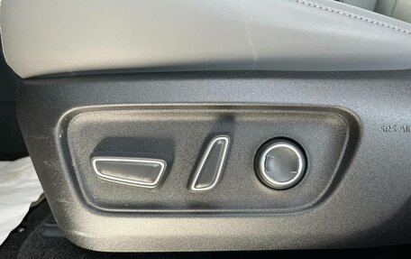 Toyota RAV4, 2025 год, 5 299 000 рублей, 18 фотография