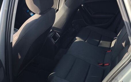 Audi A4, 2011 год, 830 000 рублей, 14 фотография