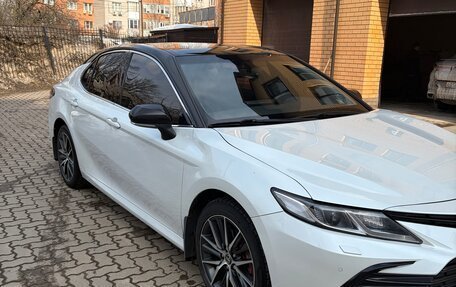 Toyota Camry, 2021 год, 3 185 000 рублей, 2 фотография