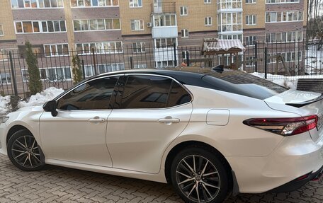 Toyota Camry, 2021 год, 3 185 000 рублей, 10 фотография