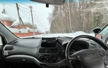 Toyota Raum I, 2000 год, 410 000 рублей, 6 фотография