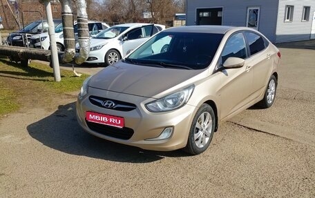 Hyundai Solaris II рестайлинг, 2012 год, 870 000 рублей, 1 фотография