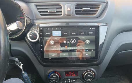 KIA Rio III рестайлинг, 2013 год, 950 000 рублей, 15 фотография