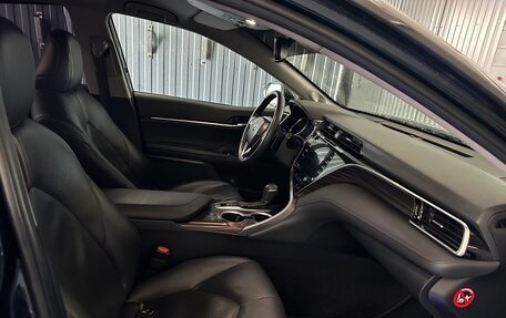 Toyota Camry, 2018 год, 3 350 000 рублей, 9 фотография