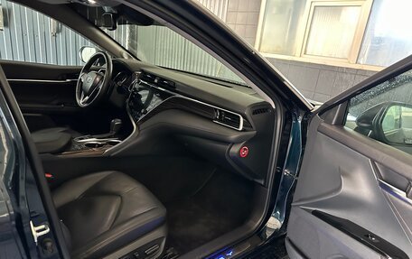 Toyota Camry, 2018 год, 3 350 000 рублей, 8 фотография