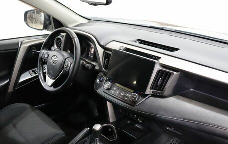 Toyota RAV4, 2018 год, 2 350 000 рублей, 10 фотография