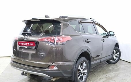 Toyota RAV4, 2018 год, 2 350 000 рублей, 4 фотография