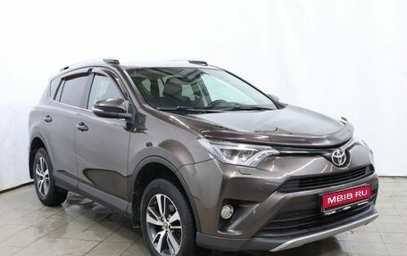 Toyota RAV4, 2018 год, 2 350 000 рублей, 3 фотография