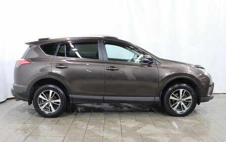 Toyota RAV4, 2018 год, 2 350 000 рублей, 7 фотография