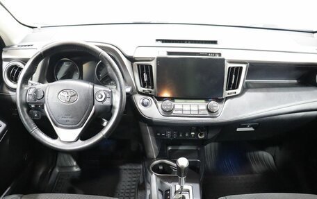 Toyota RAV4, 2018 год, 2 350 000 рублей, 13 фотография