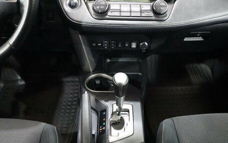 Toyota RAV4, 2018 год, 2 350 000 рублей, 18 фотография