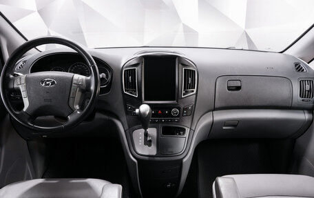 Hyundai Grand Starex Grand Starex I рестайлинг 2, 2018 год, 3 250 000 рублей, 6 фотография