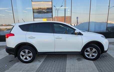 Toyota RAV4, 2015 год, 1 800 000 рублей, 3 фотография