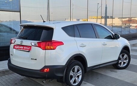 Toyota RAV4, 2015 год, 1 800 000 рублей, 4 фотография
