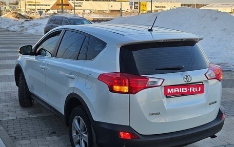 Toyota RAV4, 2015 год, 1 800 000 рублей, 6 фотография