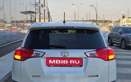Toyota RAV4, 2015 год, 1 800 000 рублей, 5 фотография