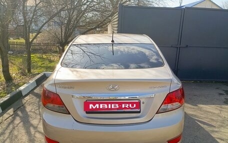 Hyundai Solaris II рестайлинг, 2012 год, 870 000 рублей, 3 фотография